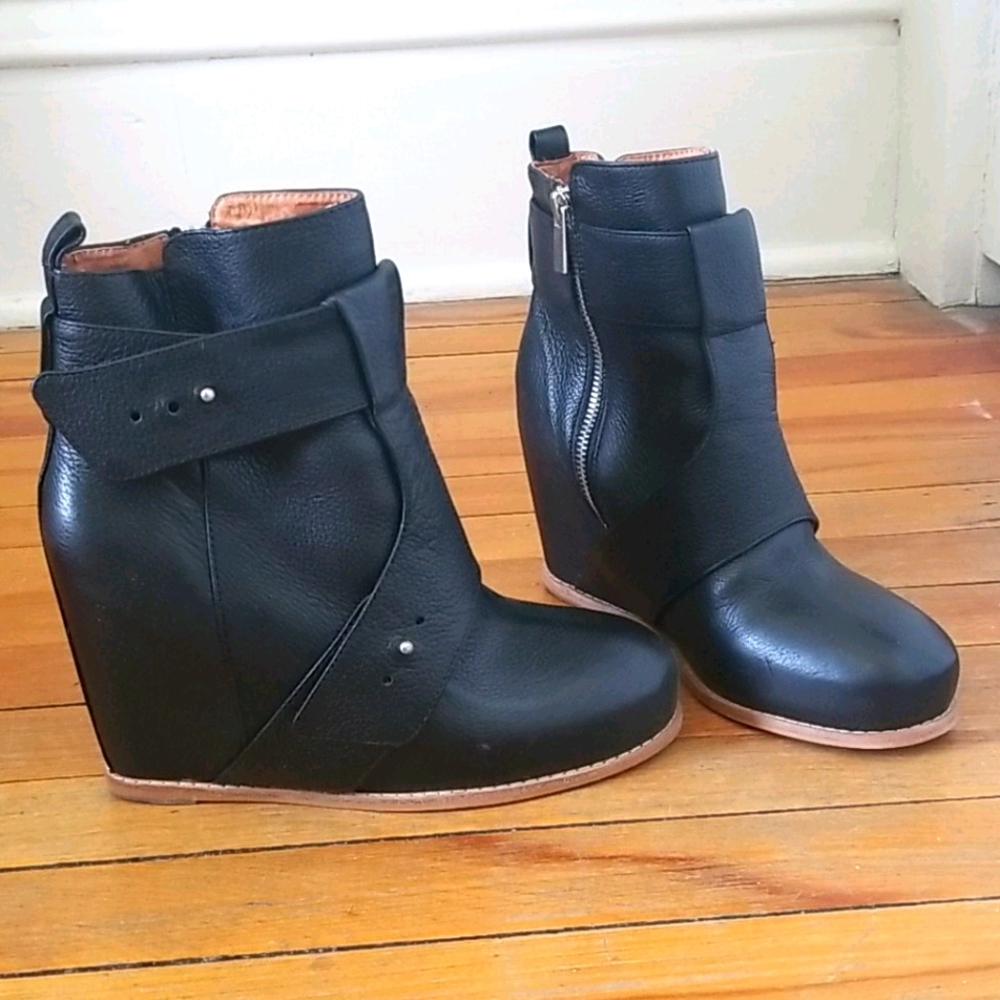 Matiko Kinsley booties